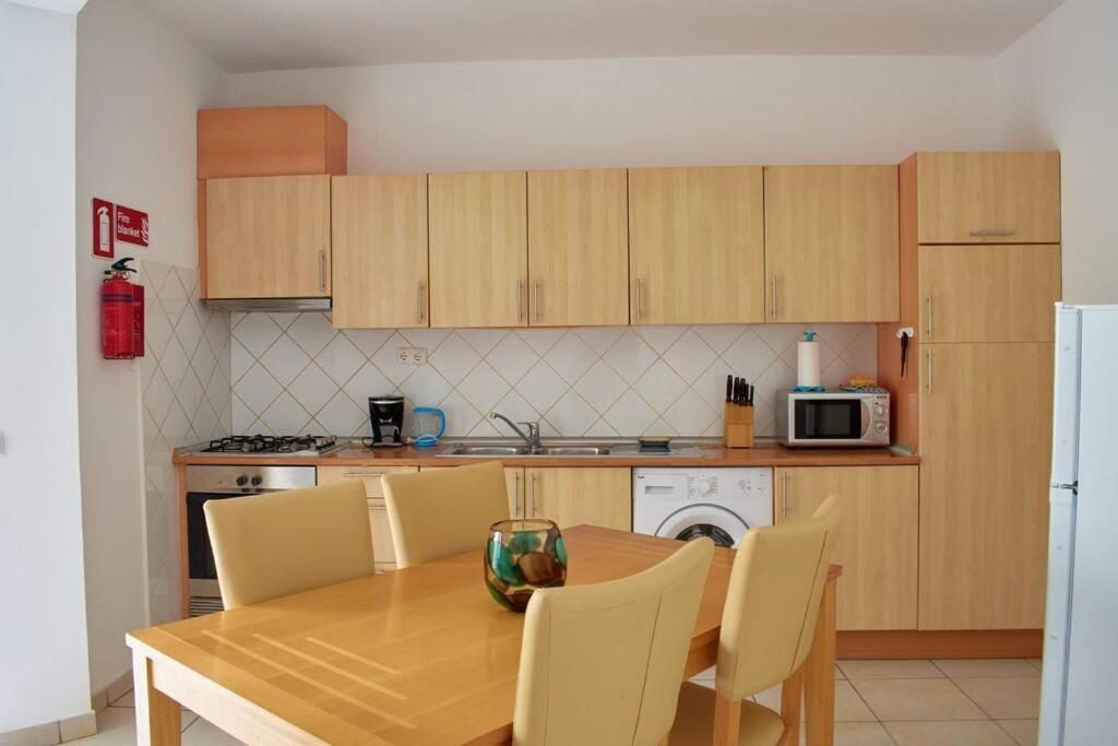 Apartamento T3 Encantador Com Piscina Wifi E Perto De Praia Santa Maria Exteriör bild